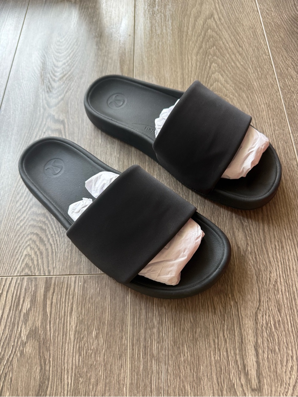 🍋 Lululemon Slides size 9